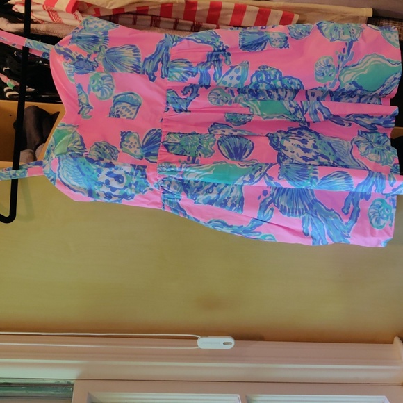 Lilly Pulitzer size 4 - Picture 2 of 7